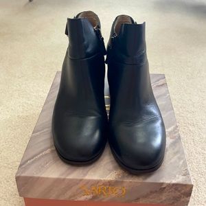 Sarto ankle bootie boots women’s size 11